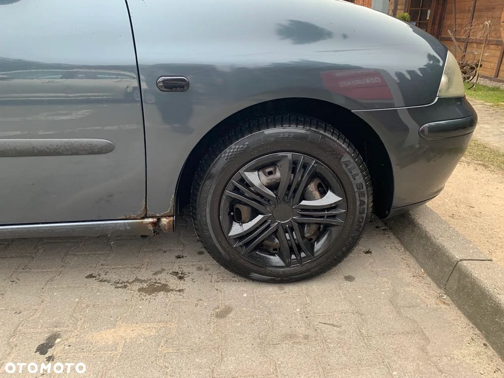 Seat Ibiza 1.4 16V Reference - 9