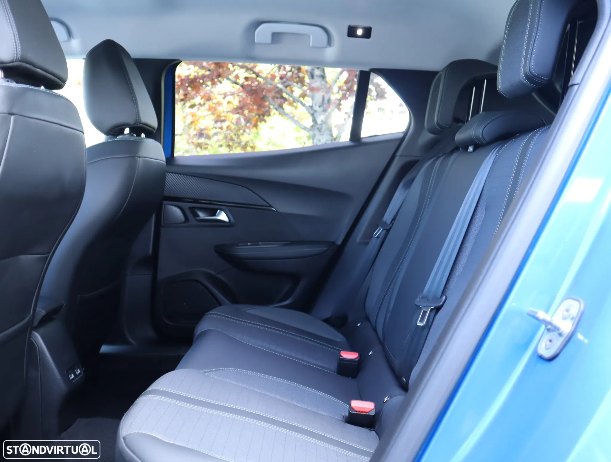 Peugeot e-2008 50 kWh Allure Pack - 22