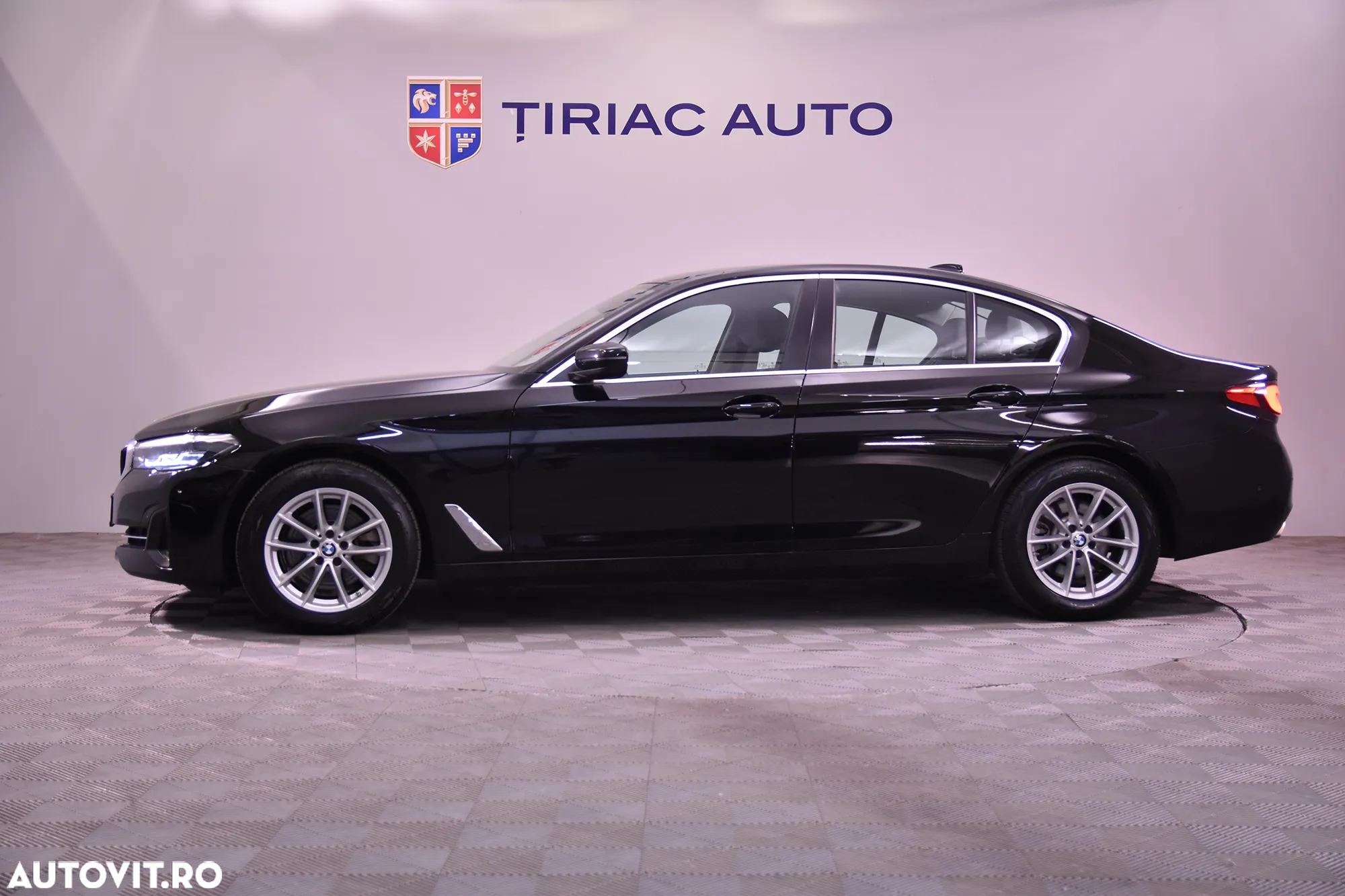 BMW Seria 5 518d AT MHEV - 2