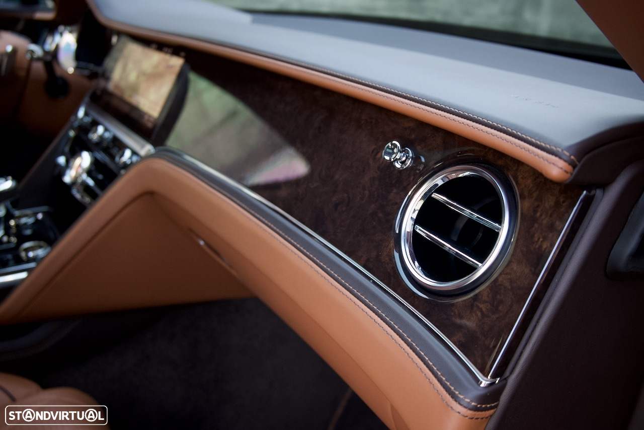 Bentley Flying Spur Hybrid - 34