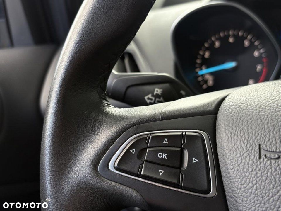 Ford Kuga - 4