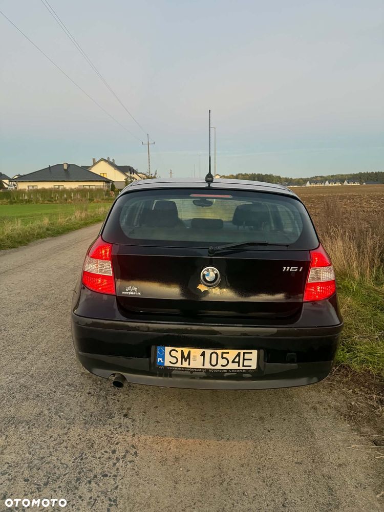 BMW Seria 1 116I 2005 photo 4
