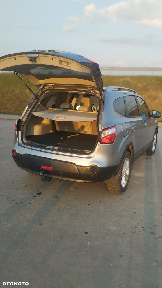 Nissan Qashqai+2 - 4