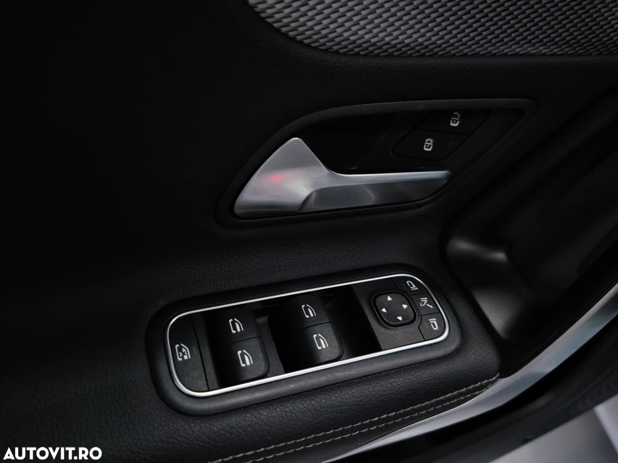 Mercedes-Benz CLA 180 7G-DCT - 22