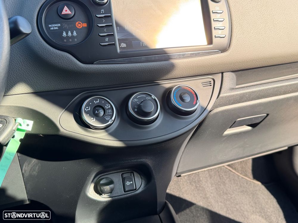 Toyota Yaris 1.0 VVT-i Comfort Plus - 38