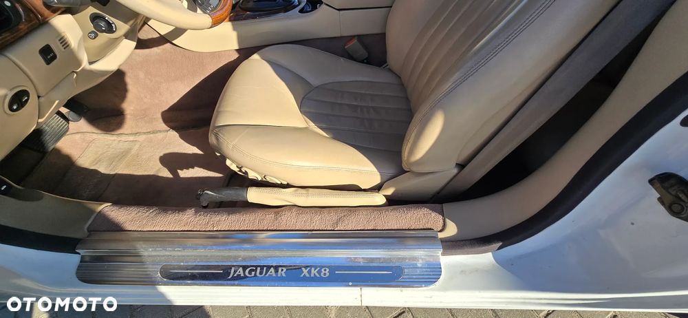 Jaguar XK8 4.0 - 23