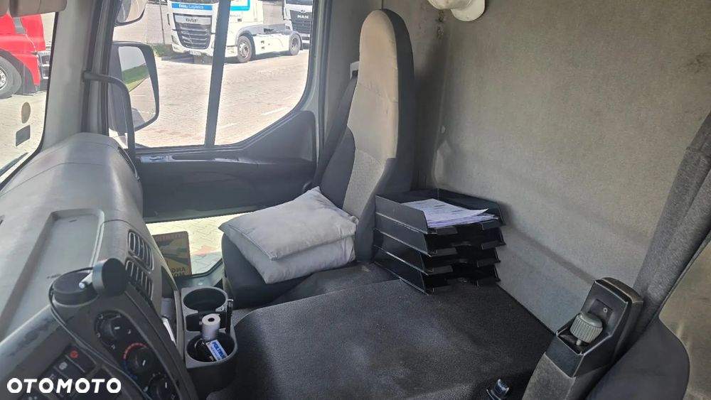 Renault Premium - 7