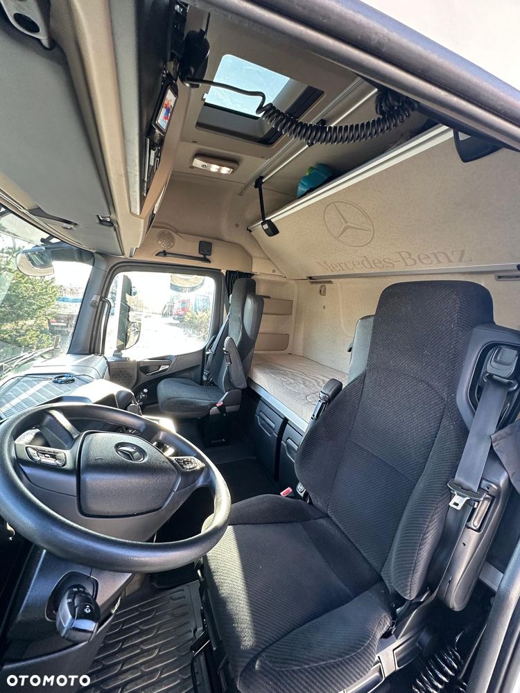 Mercedes-Benz 1848 MP5 - 12