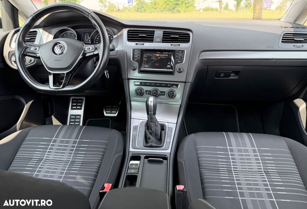 Volkswagen Golf 1.4 TSI BlueMotion Technology DSG Lounge - 10