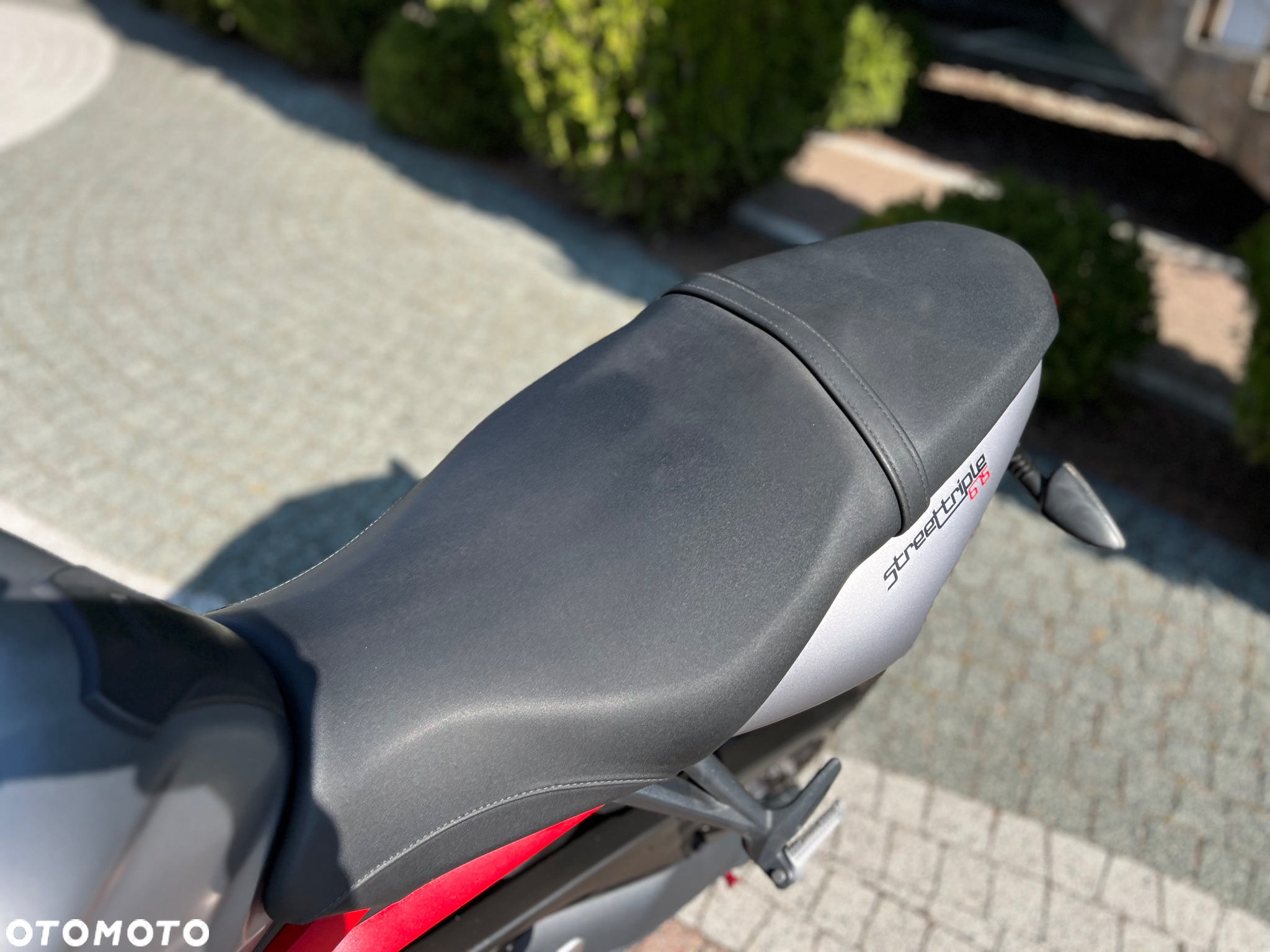 Triumph Street Triple - 32