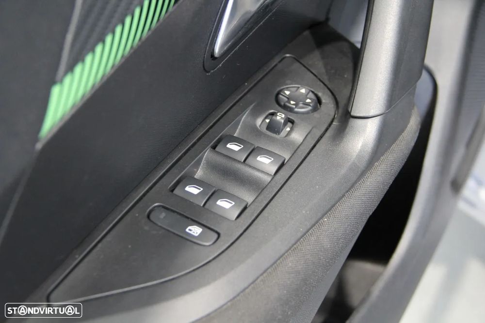 Peugeot 2008 1.2 PureTech Active Pack - 6