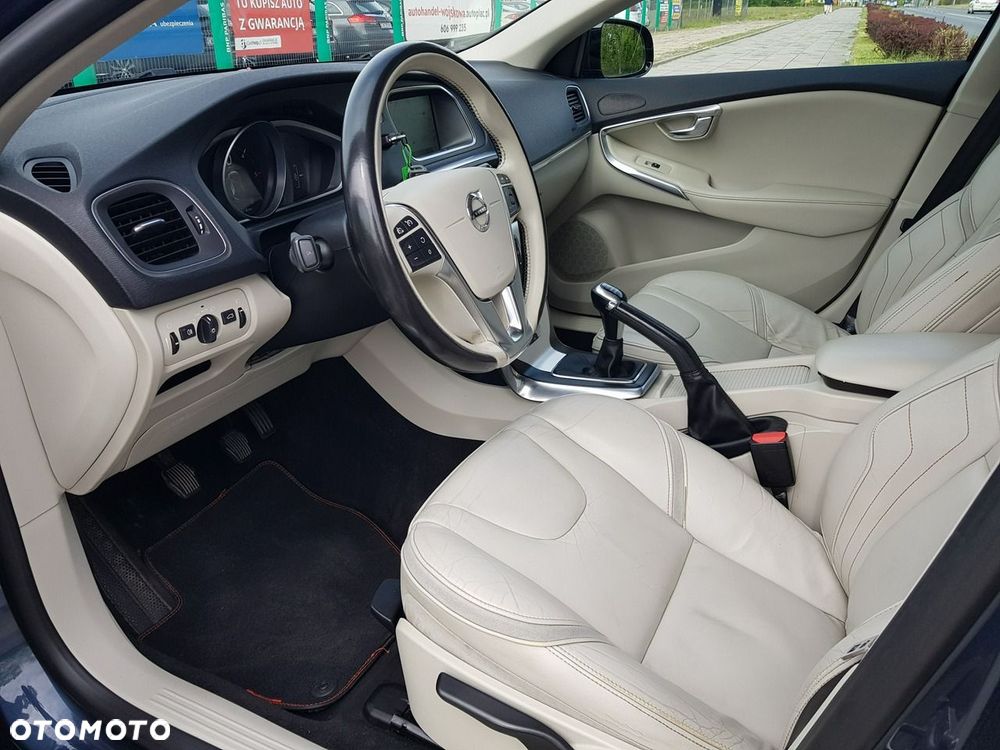 Volvo V40 D3 Ocean Race - 10