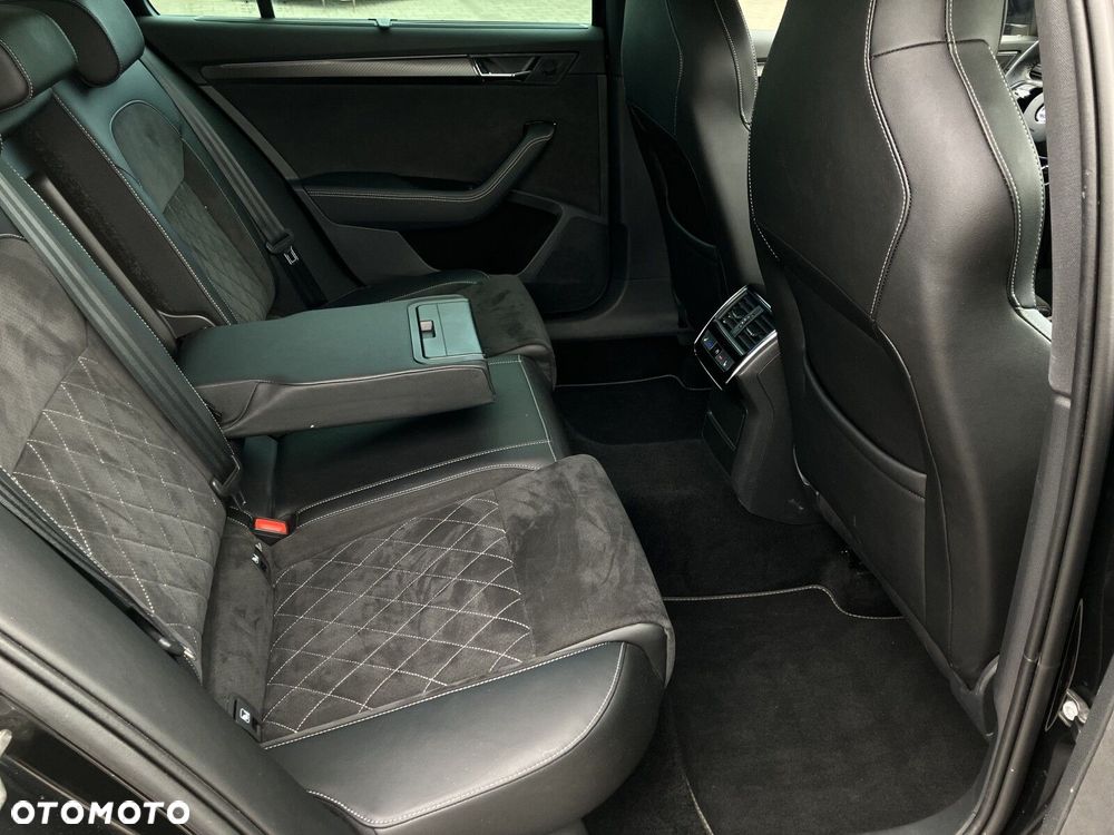 Skoda Superb 2.0 TDI SCR Sportline DSG - 9