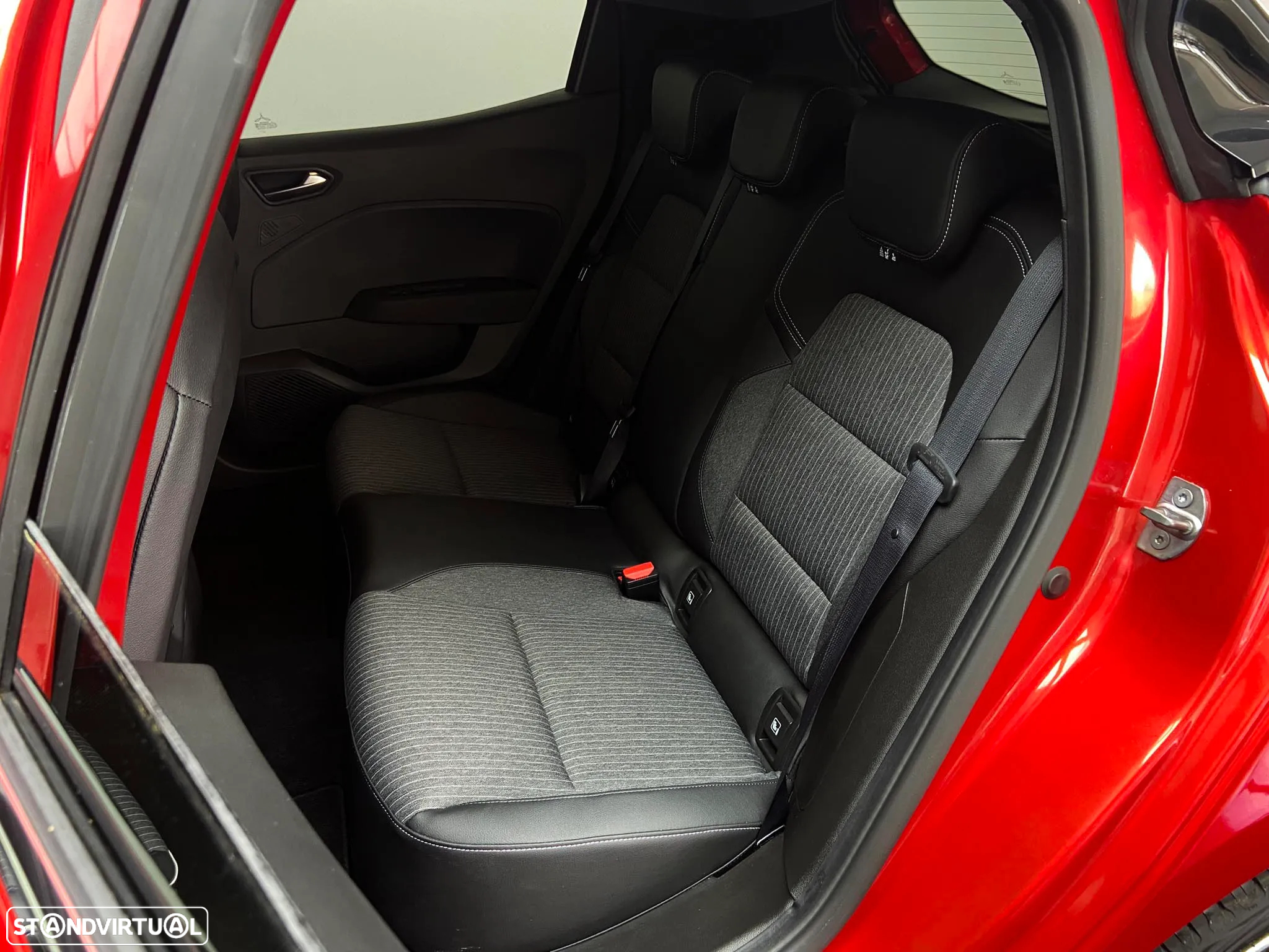 Mitsubishi Colt 1.0 MPI-T Launch Edition - 10