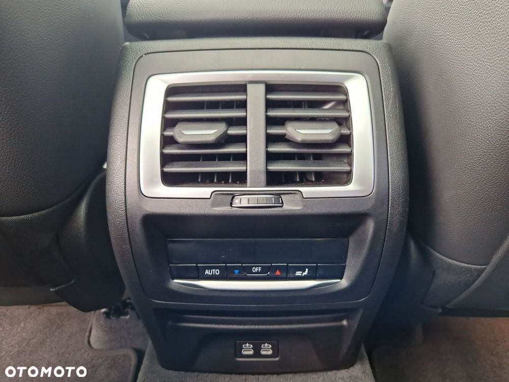 BMW iX3 - 25