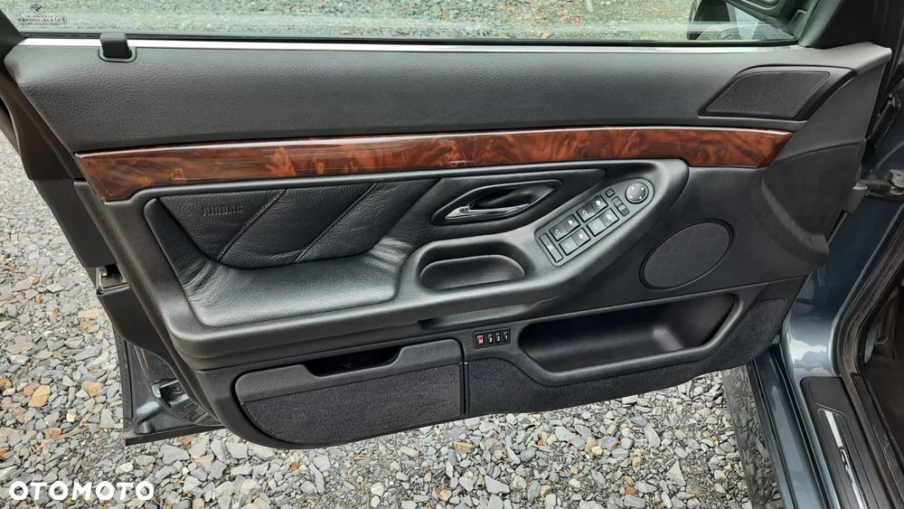 BMW Seria 7 740i - 19