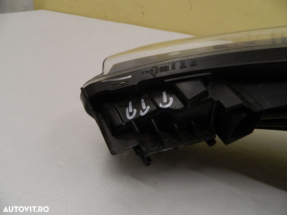 Far dreapta  Renault Zoe Halogen, 2012, 2013, 2014, 2015, 2016, 2017, 2018, cod origine 260109891R. - 6