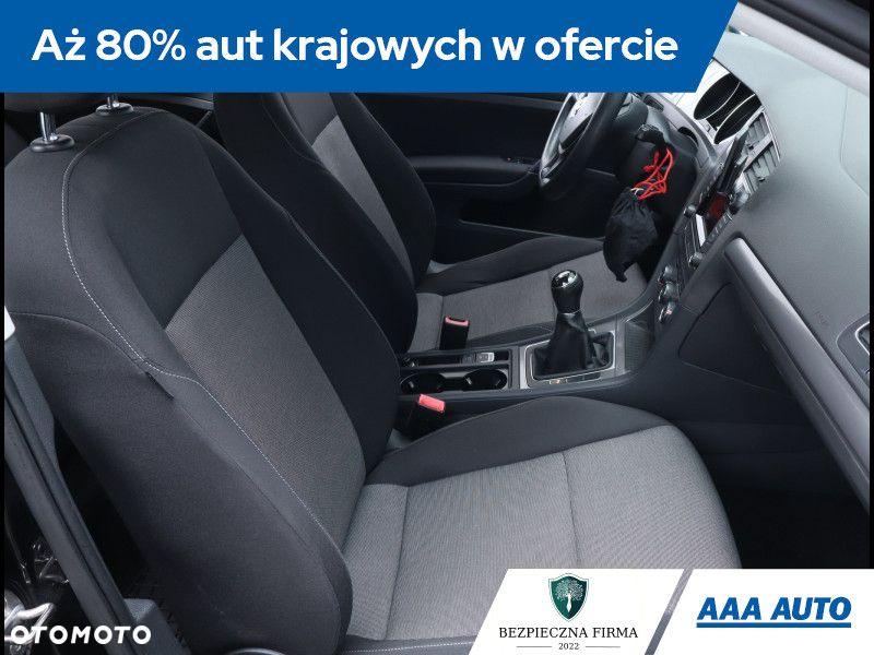 Volkswagen Golf - 10