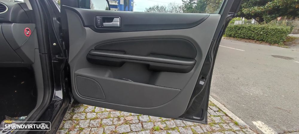 Ford Focus SW 1.4 Trend - 31