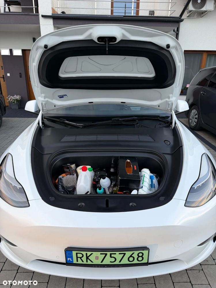 Tesla Model Y Long Range AWD - 26