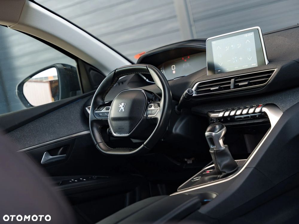 Peugeot 3008 1.5 BlueHDi Allure S&S - 19