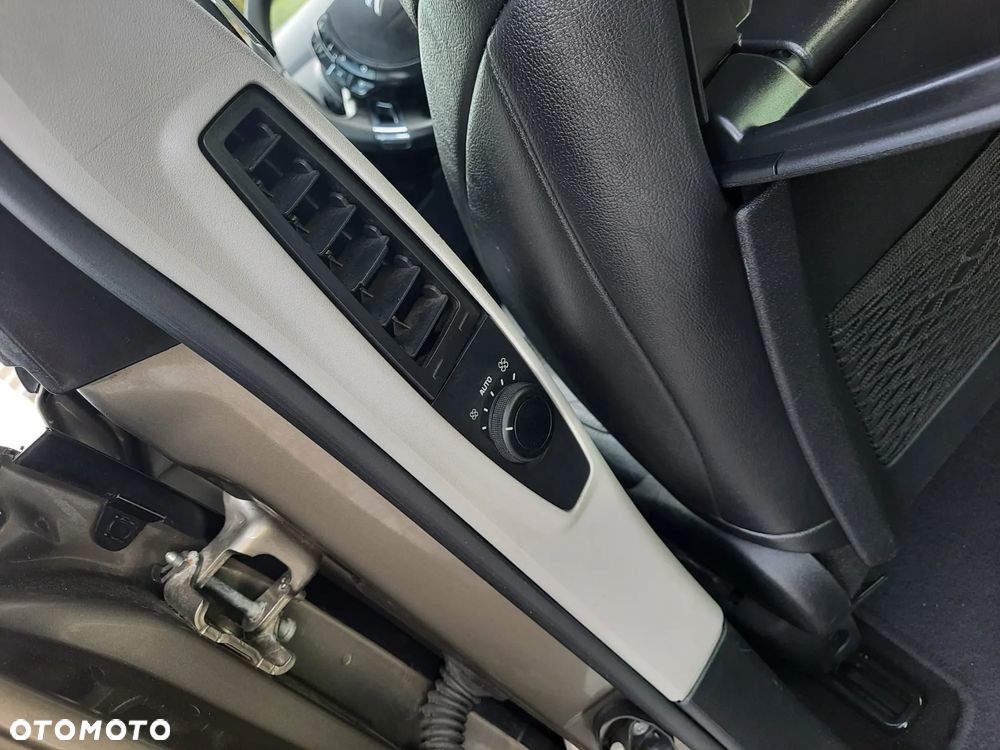 Citroën C4 Picasso 1.6 HDi Impress - 20