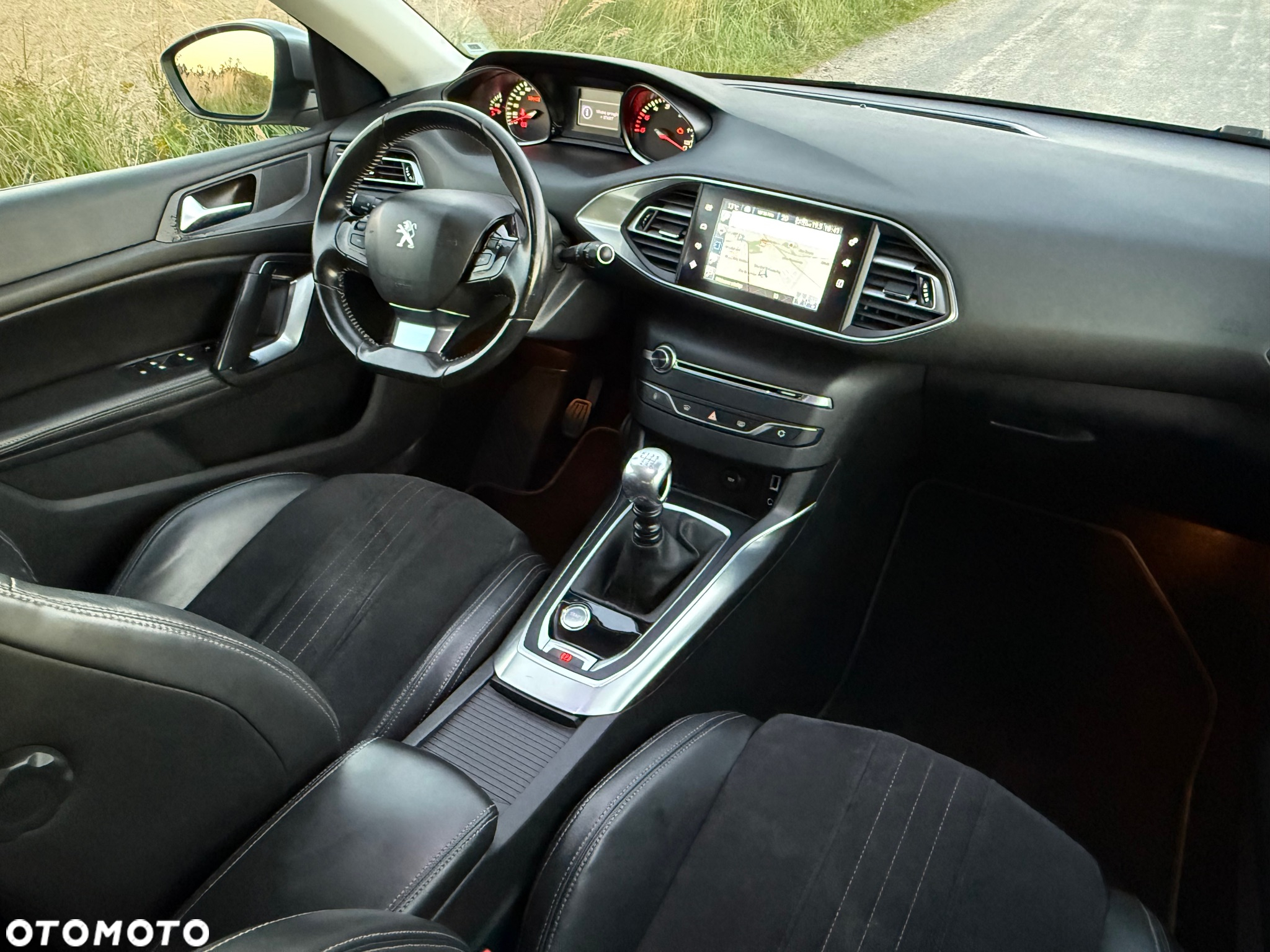Peugeot 308 1.6 e-HDi Allure S&S - 4