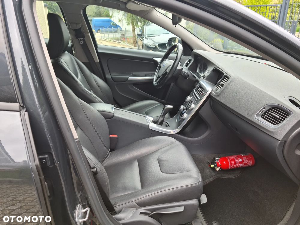 Volvo S60 D3 Momentum - 36