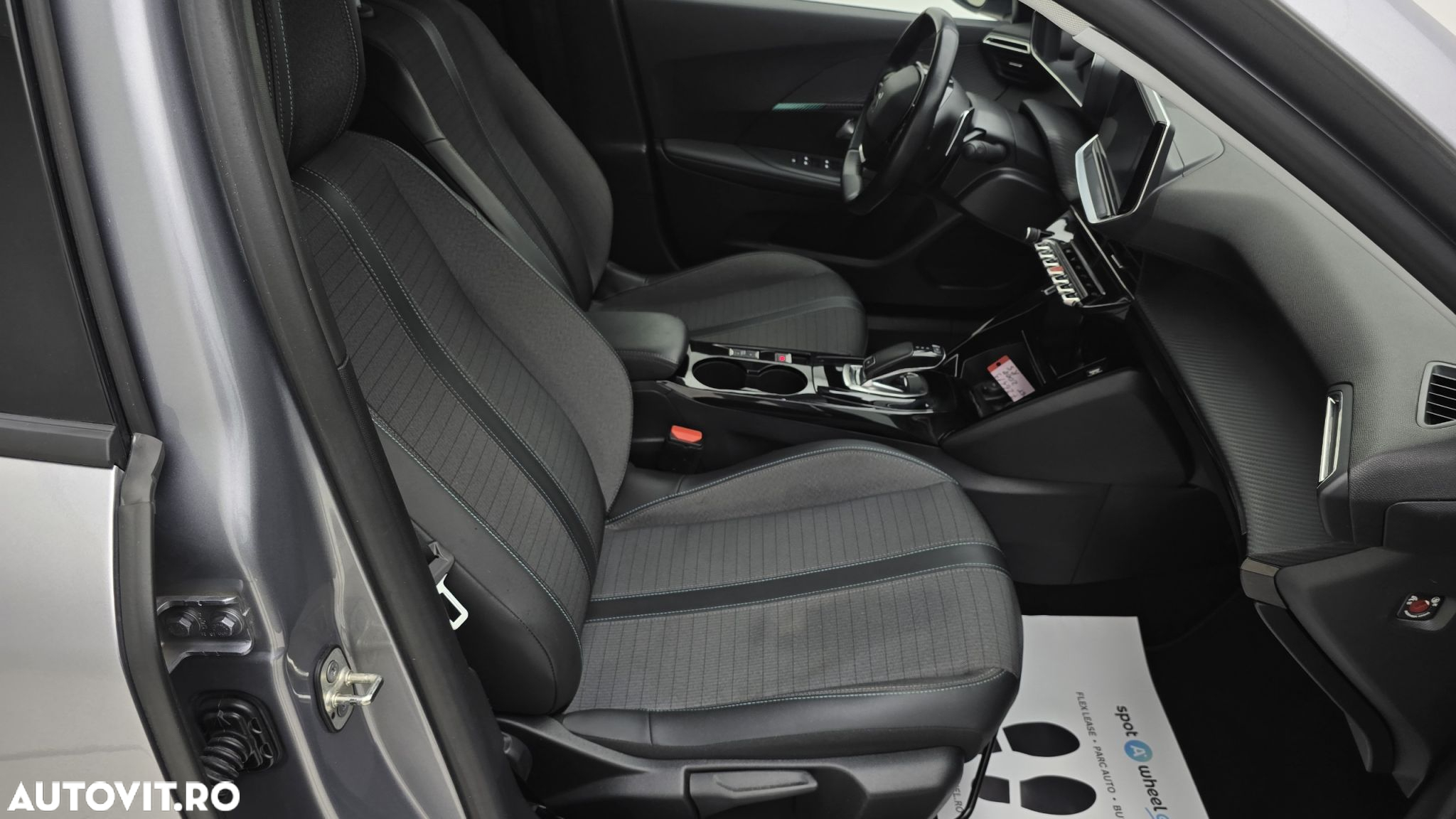 Peugeot 2008 1.5 BlueHDI STT EAT8 Allure - 19