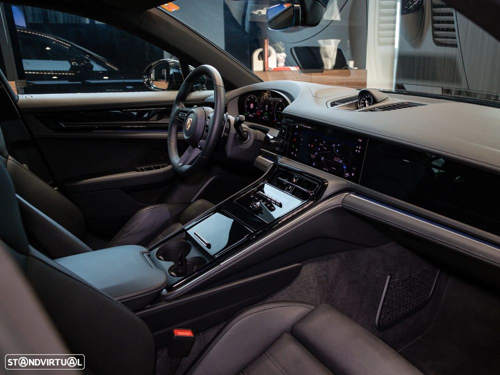Porsche Panamera 4S E-Hybrid - 40