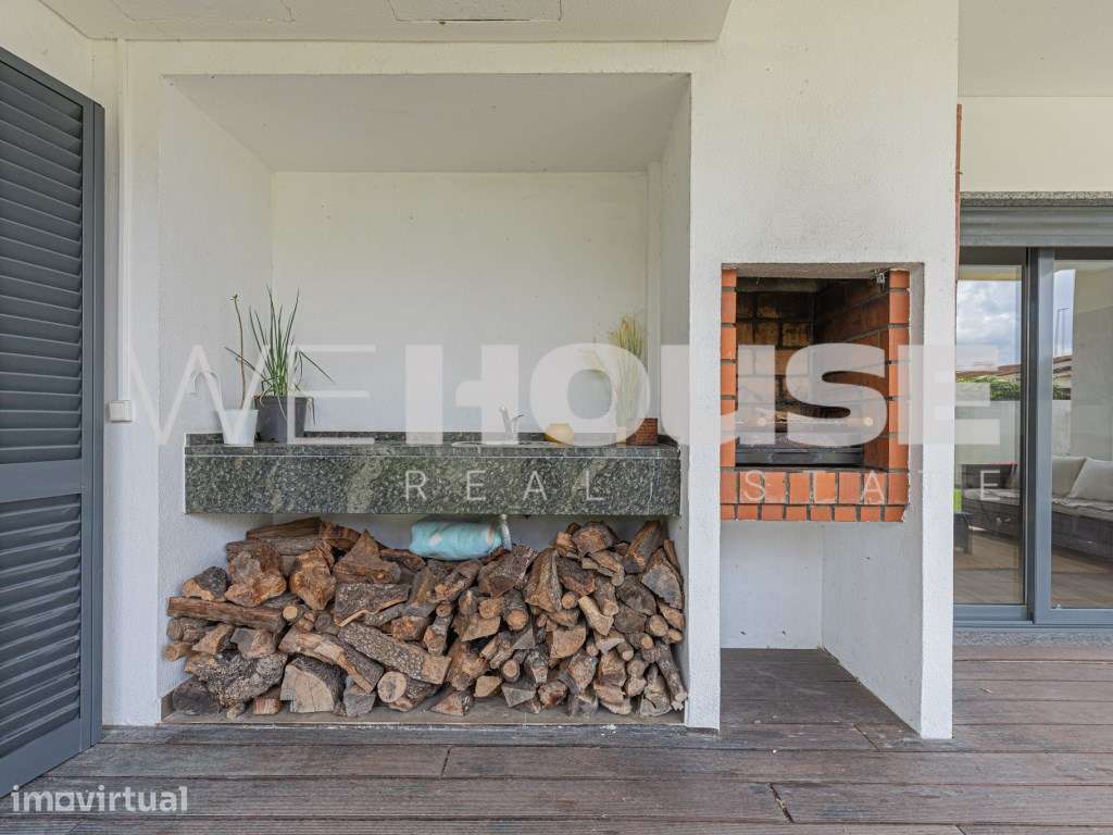 Moradia T4 com 2 pisos, jardim e garagem em Santo António da Charne... - Grande imagem: 2/41