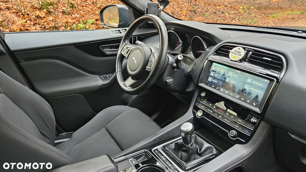 Jaguar F-Pace 2.0 i4D RWD Pure - 31