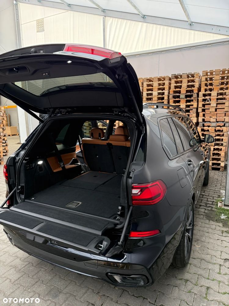 BMW X7 xDrive40i mHEV - 19