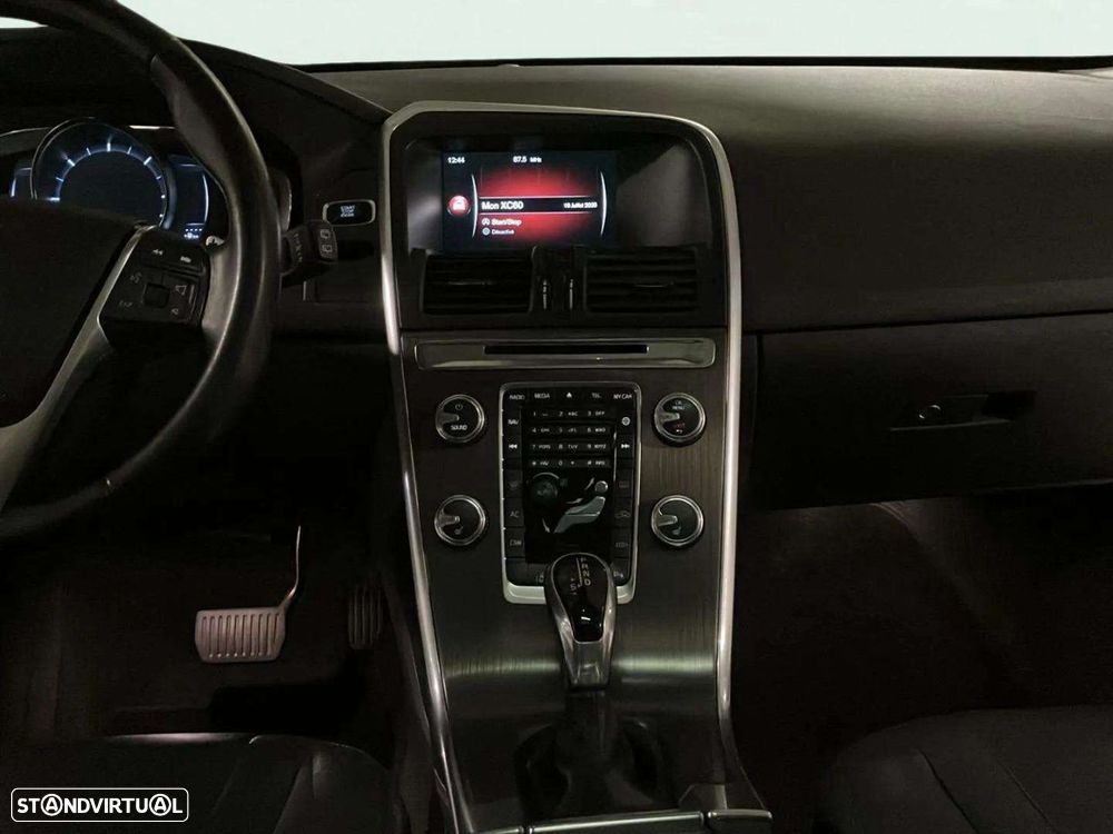 Volvo XC 60 2.0 D4 Momentum Plus Geartronic - 10