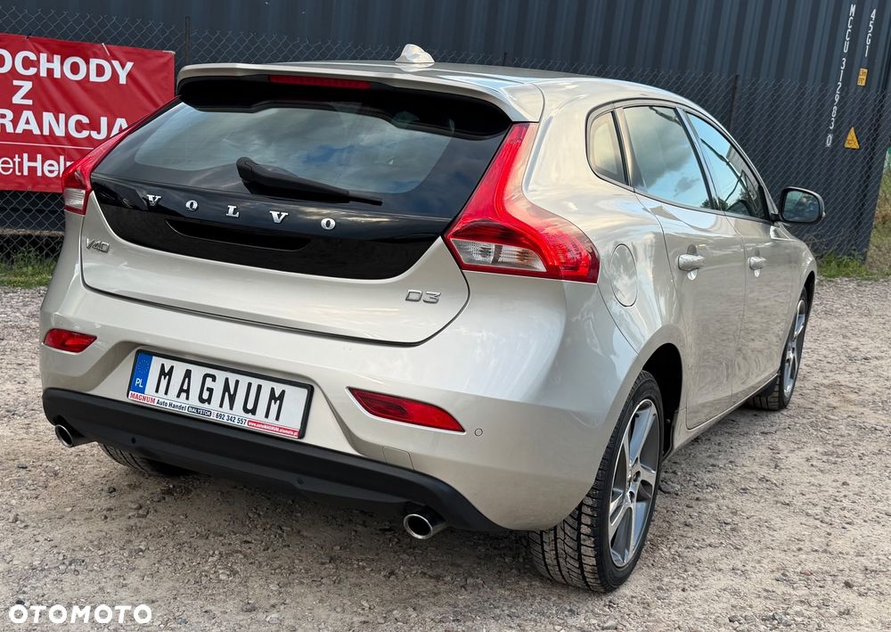 Volvo V40 D3 Momentum - 29