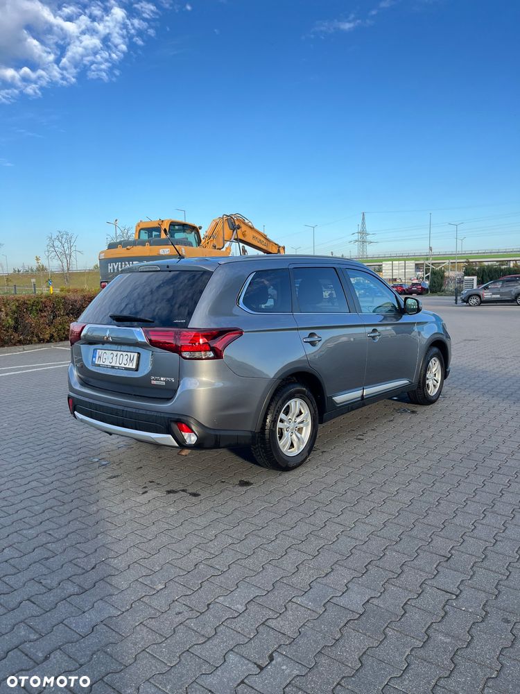 Mitsubishi Outlander - 8