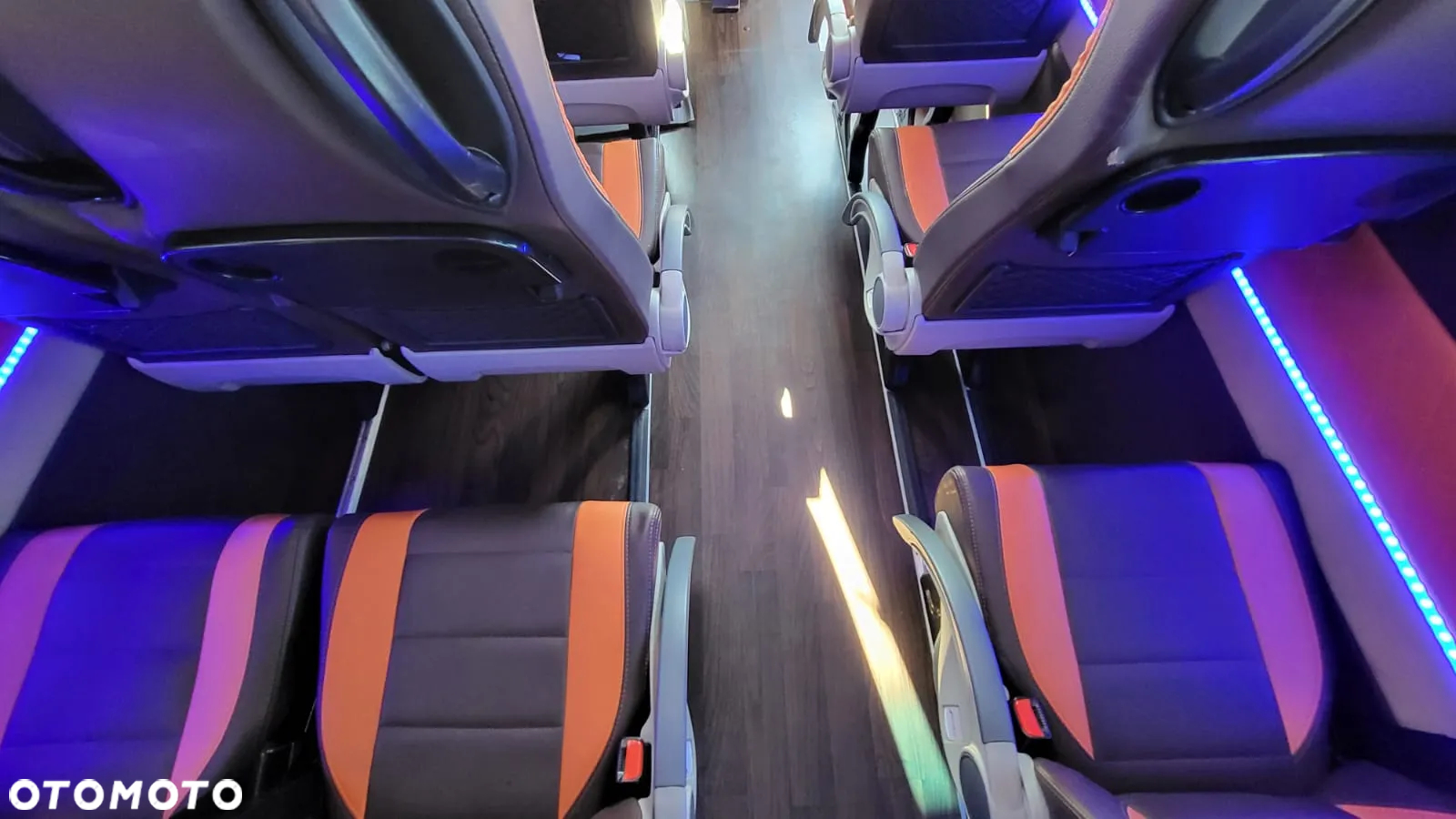 Mercedes-Benz Sprinter 519 CDI - 27 miejsc siedzących + 6 stojących - 16
