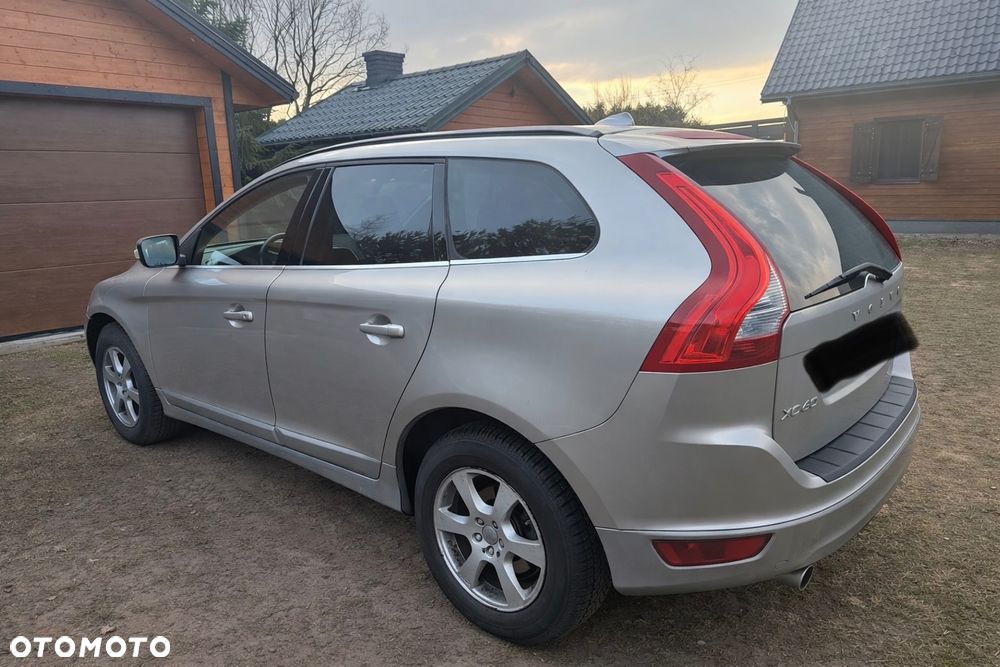 Volvo XC 60 D5 AWD Momentum - 2