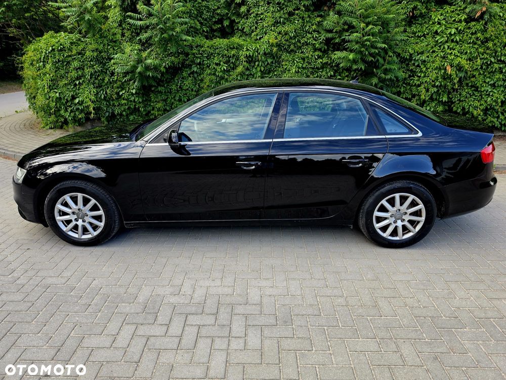 Audi A4 Limousine - 4