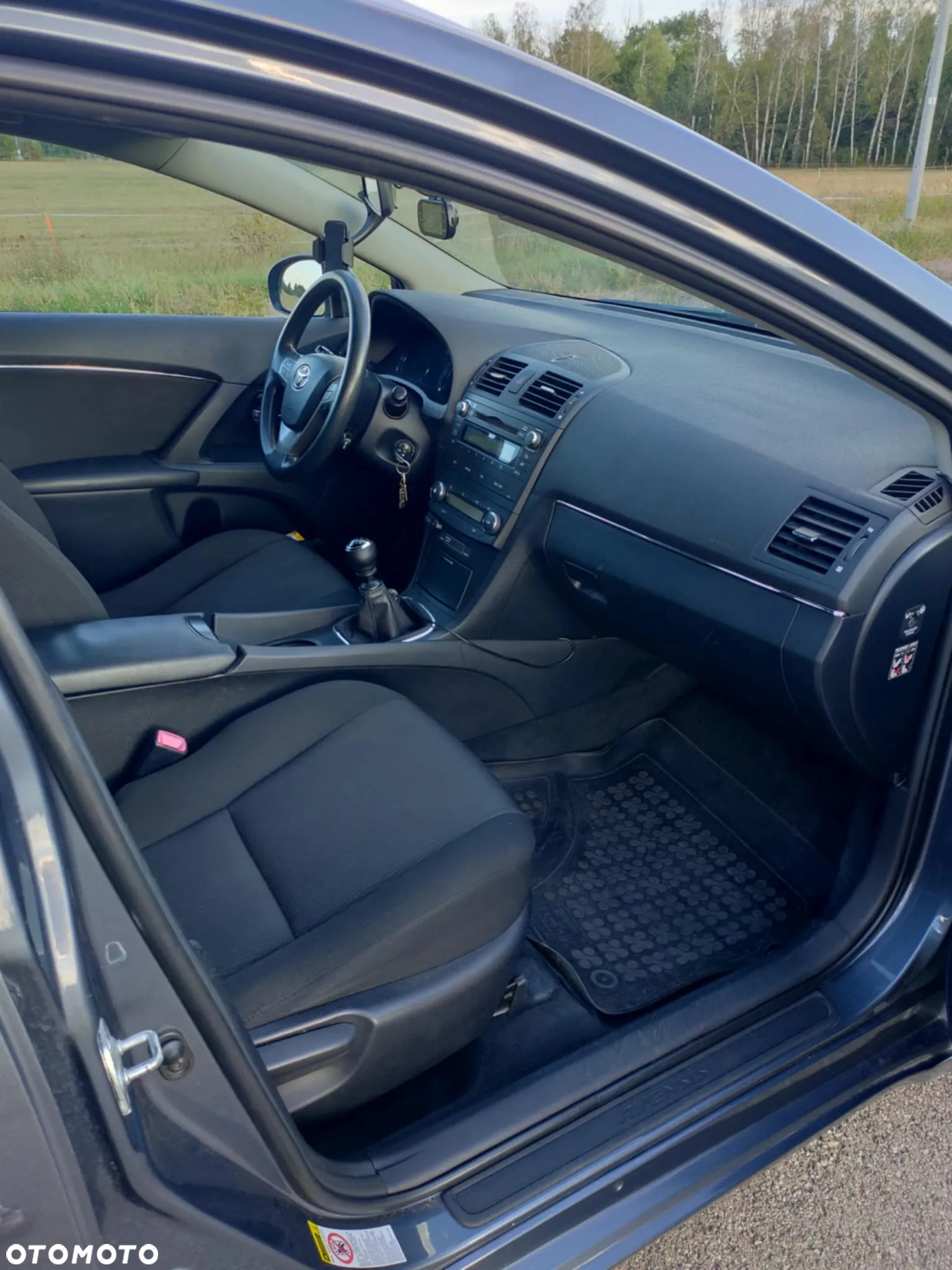 Toyota Avensis - 17