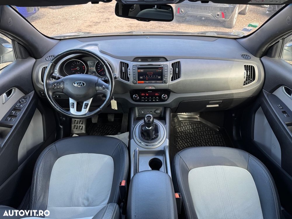 Kia Sportage 1.7 CRDI 2WD ISG Dream-Team Edition - 6