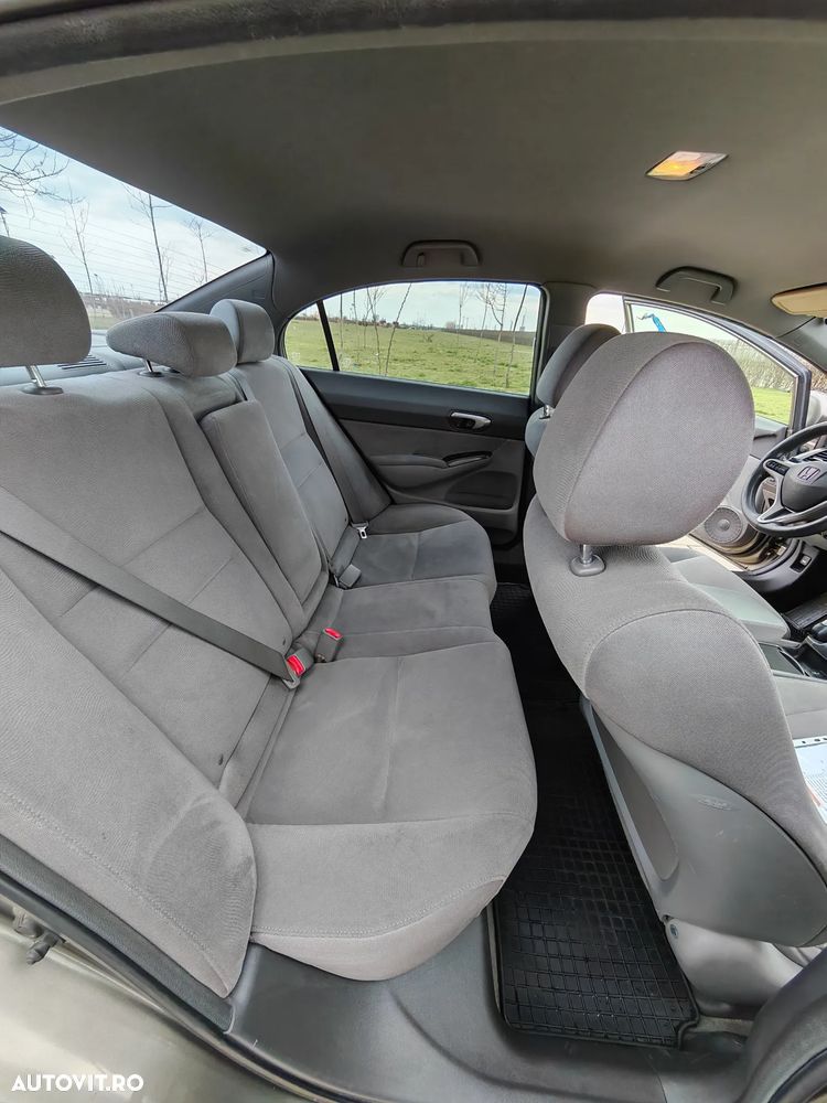 Honda Civic 1.3 - 12