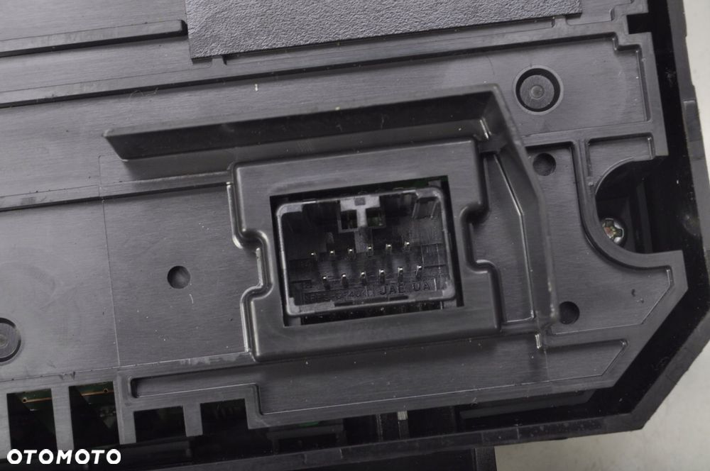 LAND ROVER DEFENDER L663 PANEL KLIMATYZACJI 21R - 8