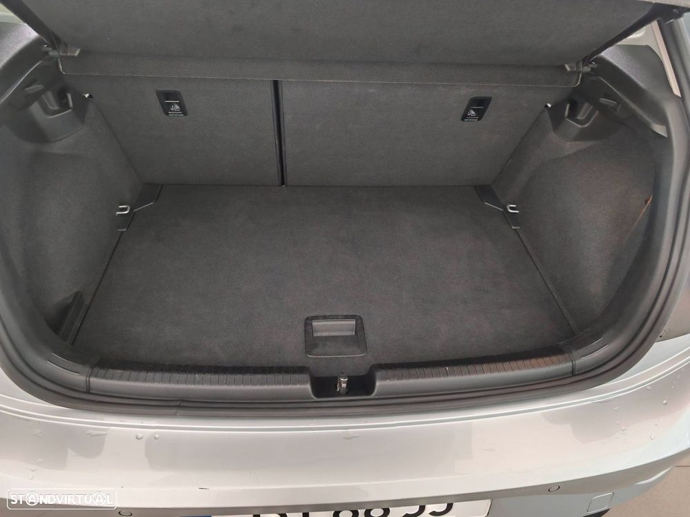 VW Polo 1.0 TSI Urban DSG - 12
