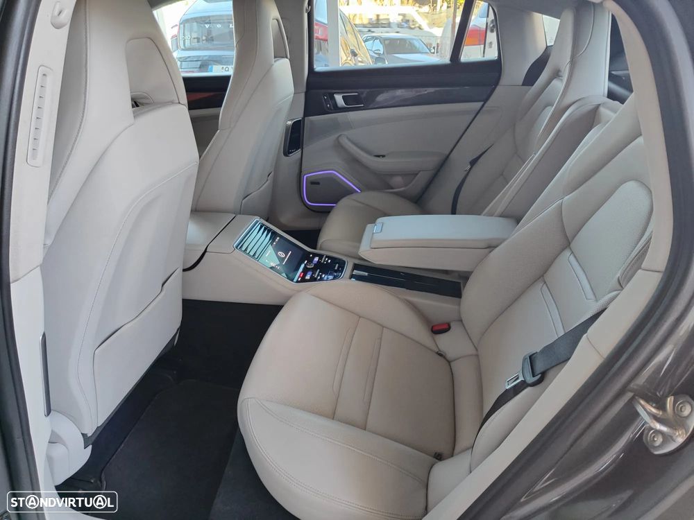 Porsche Panamera 4 E-Hybrid Platinum Edition - 13