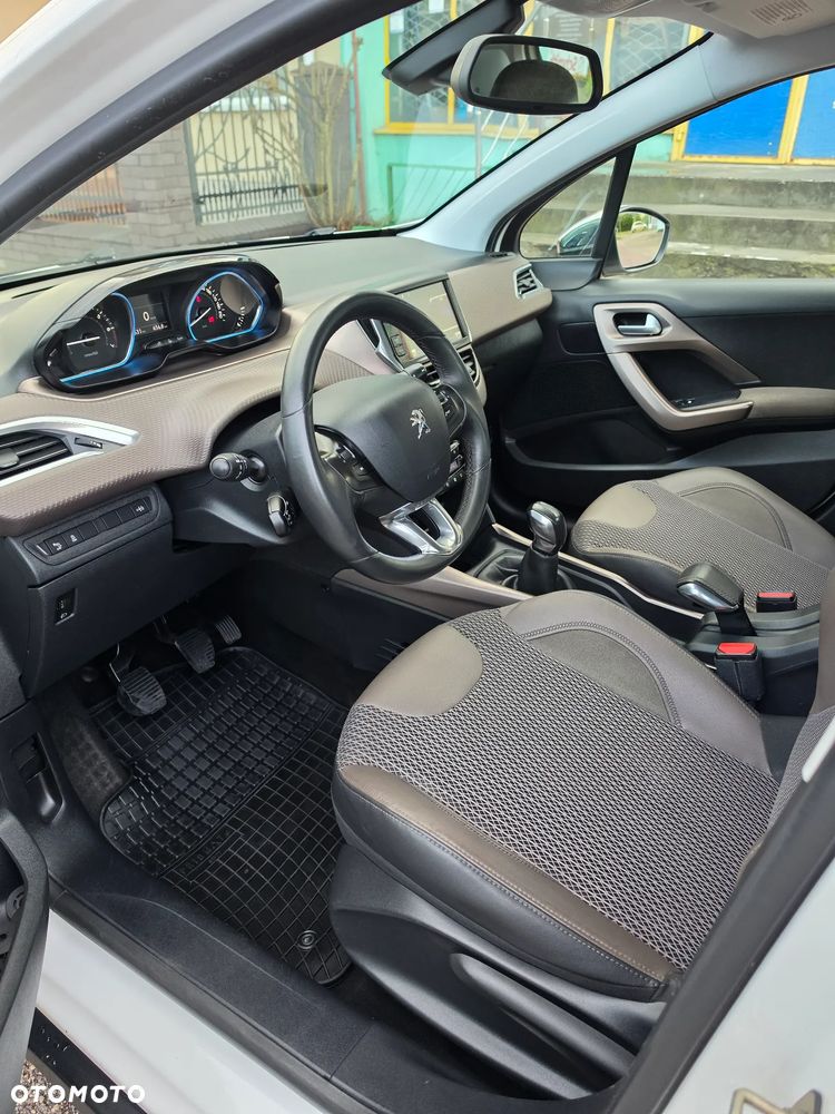 Peugeot 2008 1.6 VTi Allure - 16