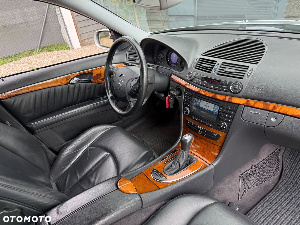Mercedes-Benz Klasa E 500 7G-TRONIC Elegance - 23