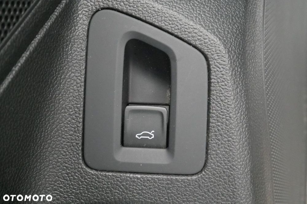 Volkswagen Passat Variant - 17
