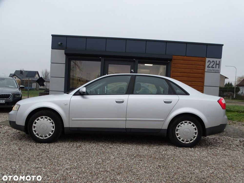 Audi A4 Limousine - 7