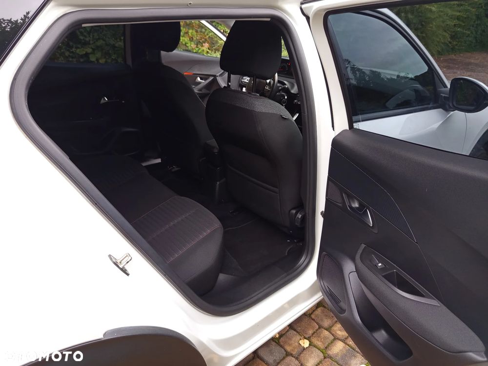 Peugeot 2008 BlueHDi 100 STOP & START Signature - 15